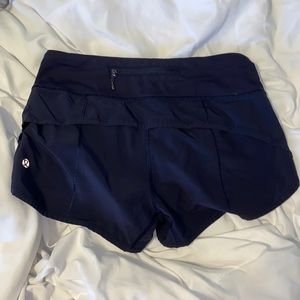 Lulu Speed Up 2.5in Shorts